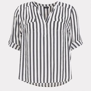 Torrid Hrper B&W Stripe Georgette Pullover